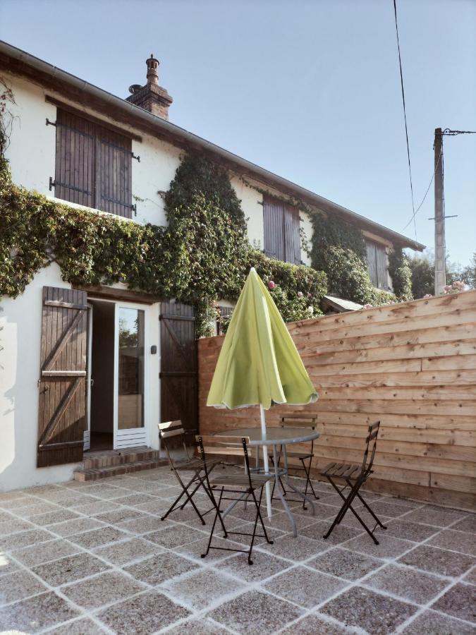 A Deux Pas De Cabourg ,Avec Une Belle Vue Sur La Campagne Normande.A Grangues Extérieur photo